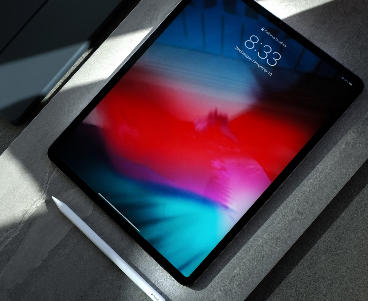苹果 2024 款 iPad 或采用混合 OLED 技术，机身更薄