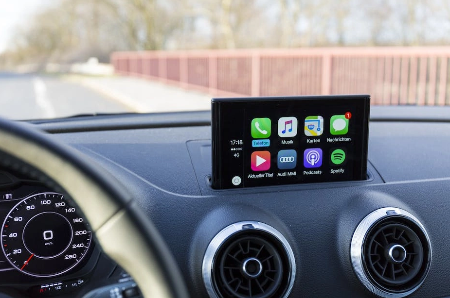苹果 iOS 16.3 修复了 CarPlay Bug：此前导致 Siri 中“Find My”无法使用
